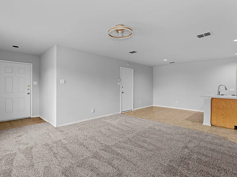 500 Canvas Ct — Photo 5