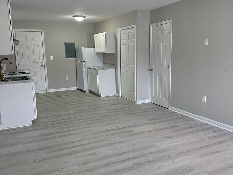 305 W Washington St #305 — Photo 3