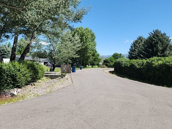 4th image of 610 Coulee Dr