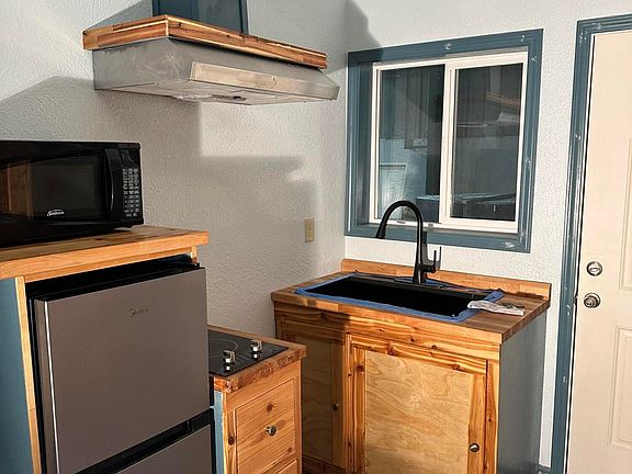 4th image of 151 Cal Pac Rd #6