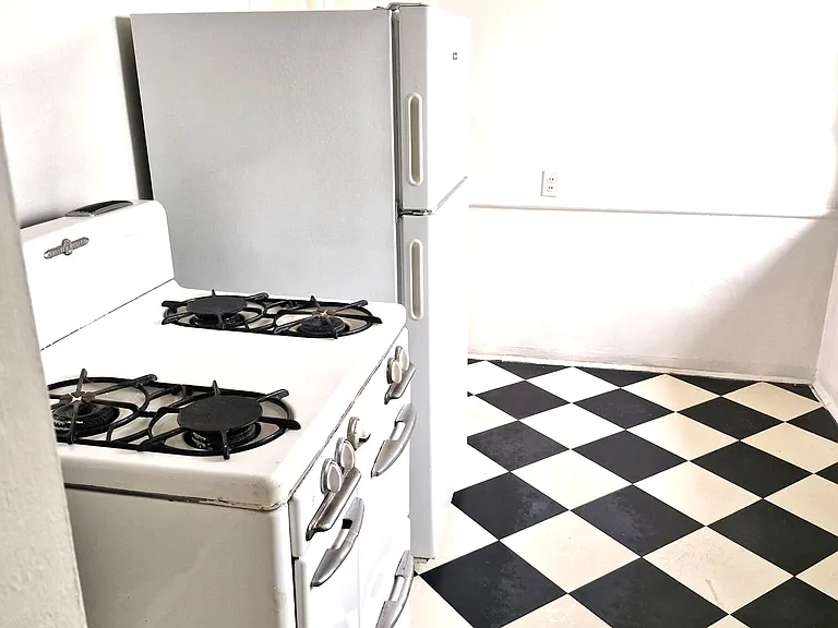 7315 Willoughby Ave #7315 — Photo 6