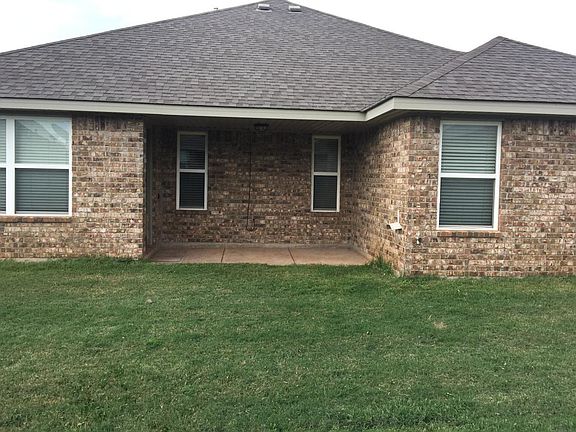 2nd image of 540 E Hillcrest Ln