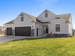 6326 Sierra Ct, Zeeland, MI 49464