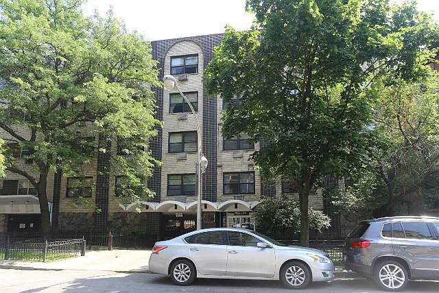 1st image of 541 W Briar Pl APT 410