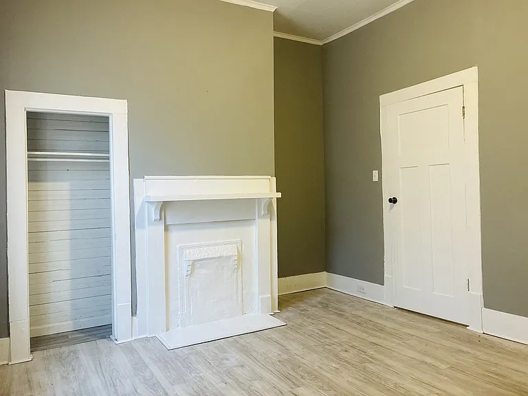 910 Walnut St — Photo 13