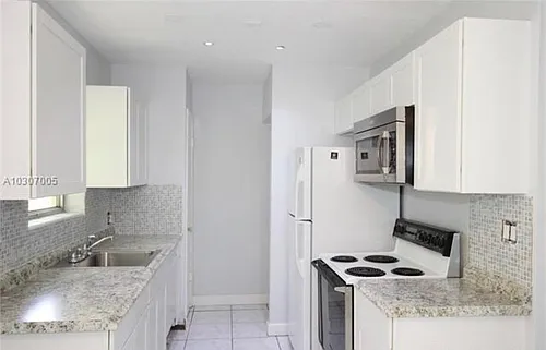 2641 Polk St Photo 1