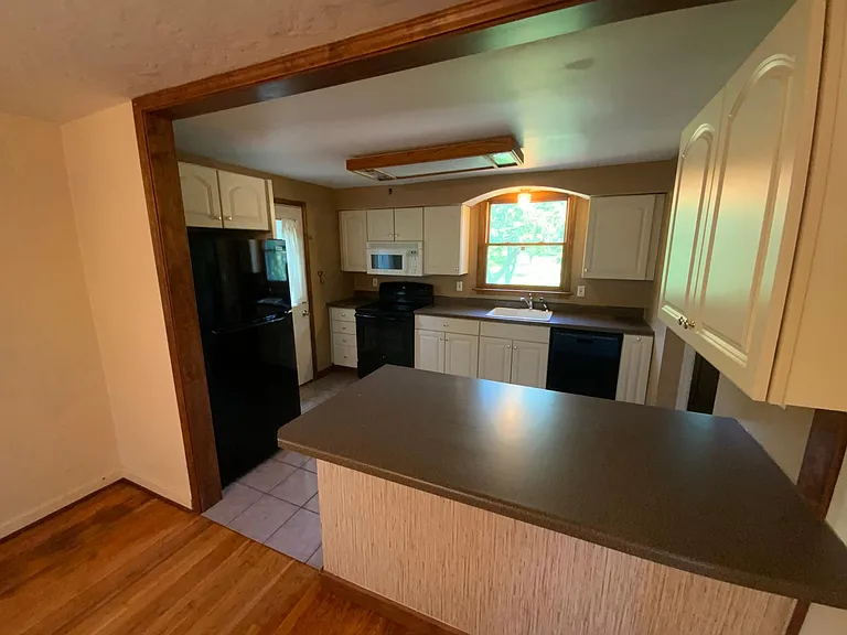 2287 Reis Run Rd — Photo 7