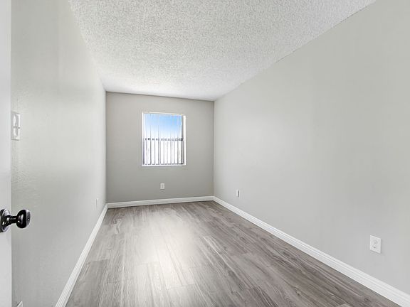 5th image of 1518 Holly Way APT D