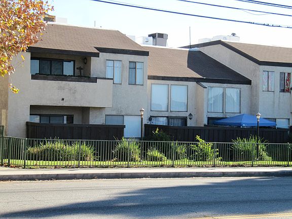 2nd image of 320 N San Antonio Ave