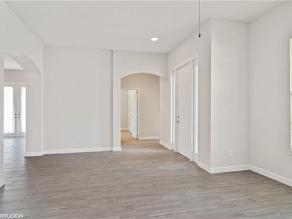 5th image of 10570 SW East Park Ave