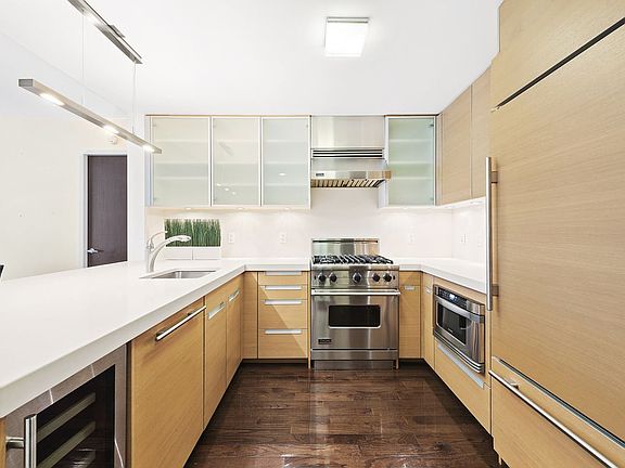 2nd image of 462 W 58th St APT 2C