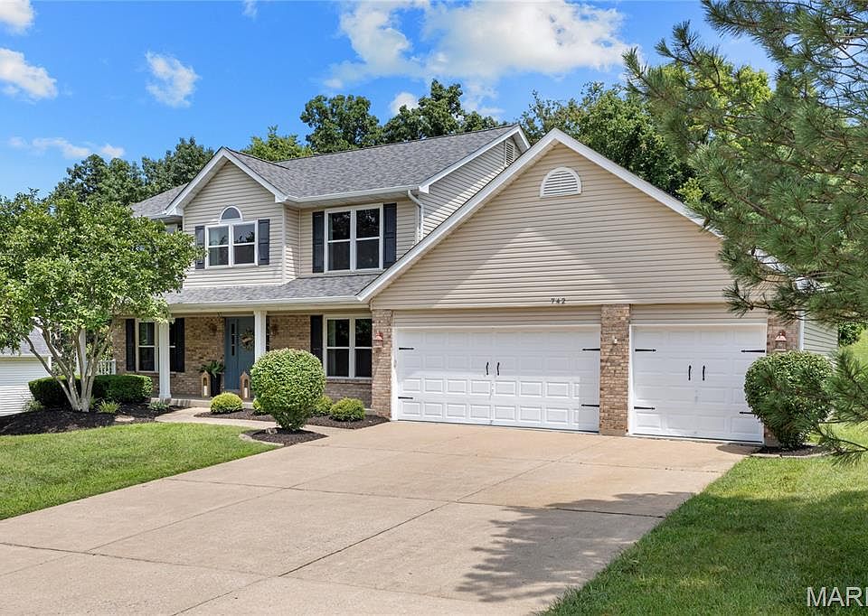 1st image of 742 Blairbeth Dr