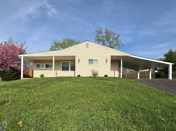 11 Barberry Ln
