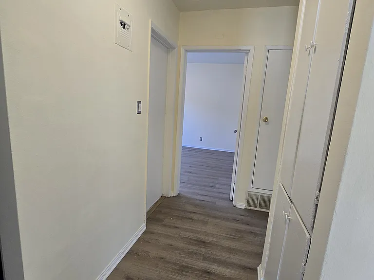 1947 S Sherbourne Dr #6 — Photo 8