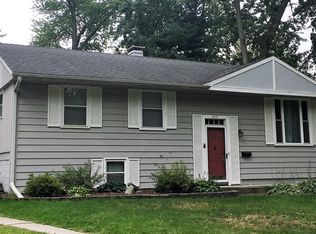 6137 Foxcroft Rd, Toledo, OH 43615