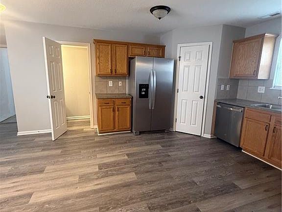5th image of 314 NE Coldwater Creek Dr