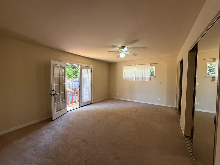 19227 Vaughn Ave — Photo 15