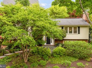 2801 S Joyce St, Arlington, VA 22202