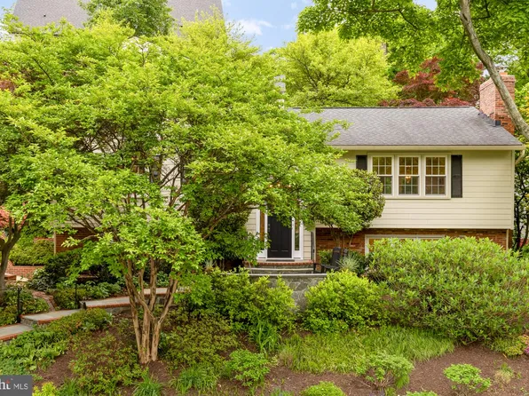 2801 S Joyce St, Arlington, VA 22202