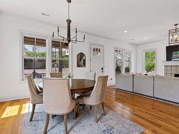 5th image of 104 Camellia Ln