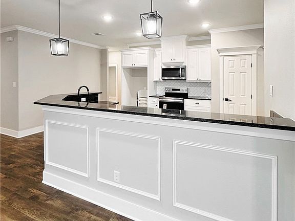 5th image of 2100 Zebrina Ct