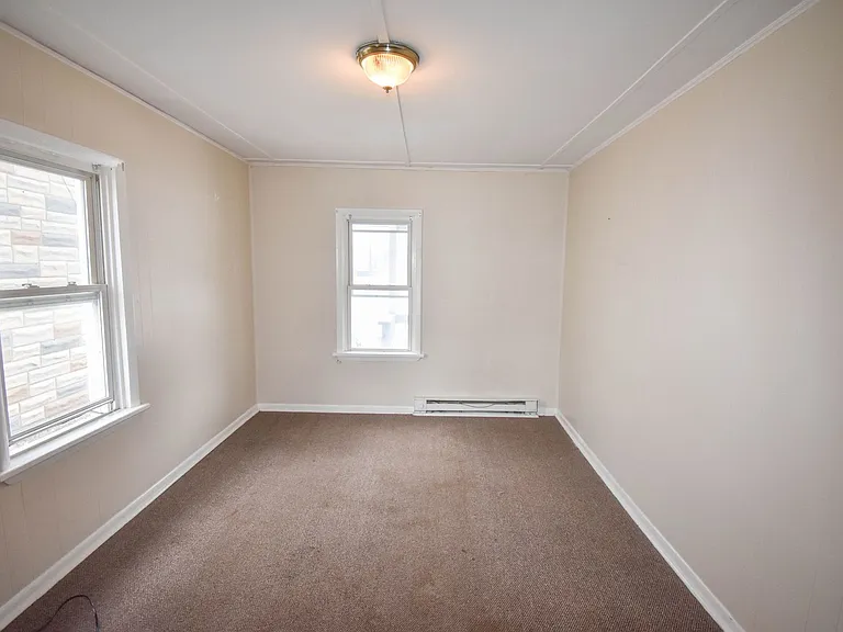 300 W Clinton St — Photo 11