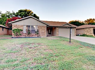 444 Berkshire Dr, Burleson, TX 76028