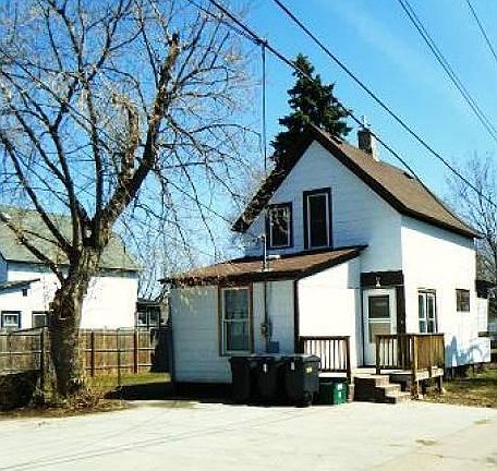 **PORCH & PARKING**