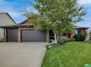 16215 Briar St, Omaha, NE 68136