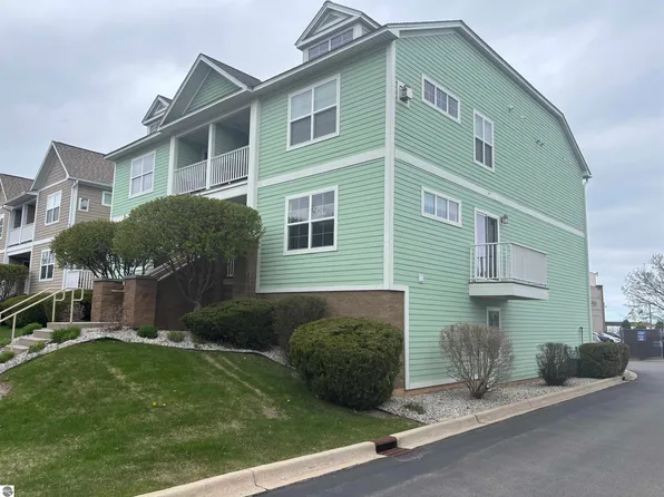 707 E State St APT D, Traverse City, MI 49686