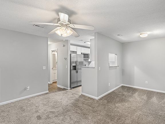 4th image of 315 Candlebrook Dr