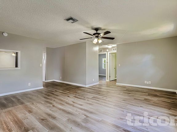 3rd image of 6198 Arcade Ct