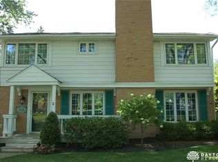 364 Chatham Dr, Dayton, OH 45429
