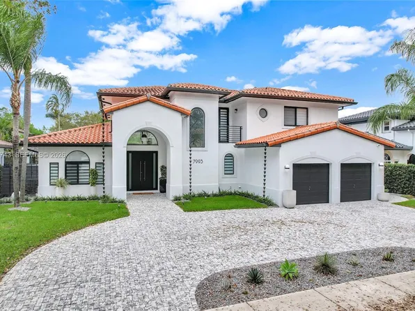 7993 NW 161st Ter, Miami Lakes, FL 33016