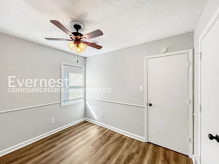 8250 Chesterfield Dr — Photo 9