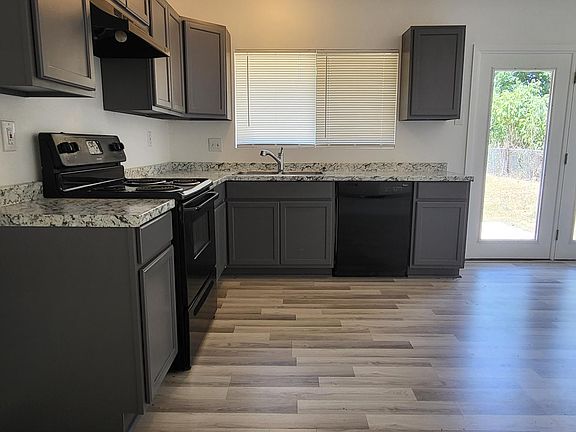 4th image of 8711 Yellow Knife St
