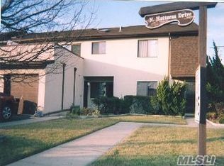 1 Anchorage Way APT 803, Freeport, NY 11520