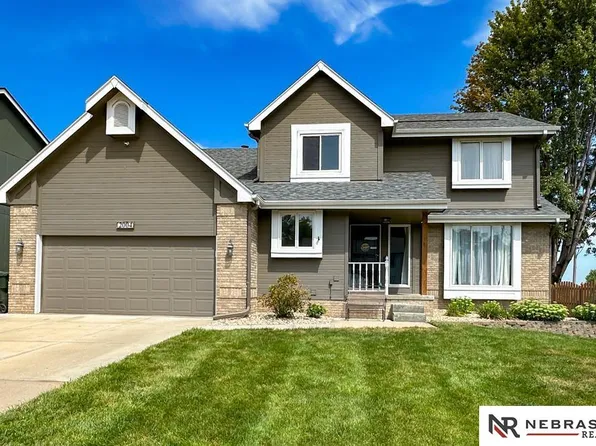 2004 Windcrest Ave, Papillion, NE 68133
