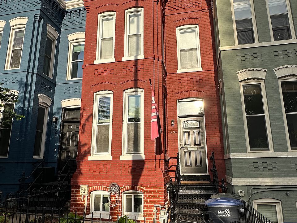 1st image of 526 7th St NE
