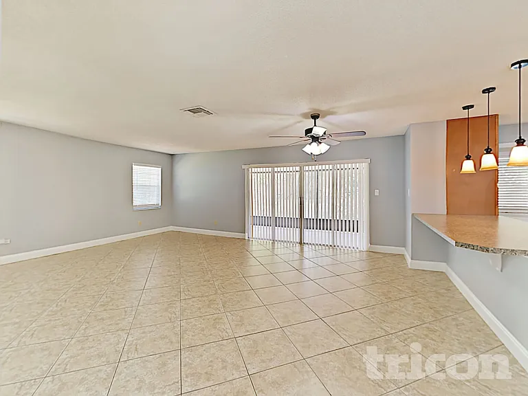 1548 Silver Fox Cir — Photo 3