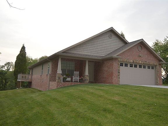 2nd image of 651 S Blitzen Ln