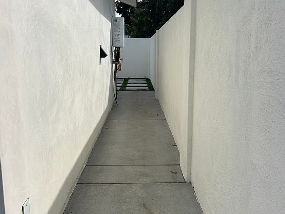 4th image of 824 W Grafton Pl #B
