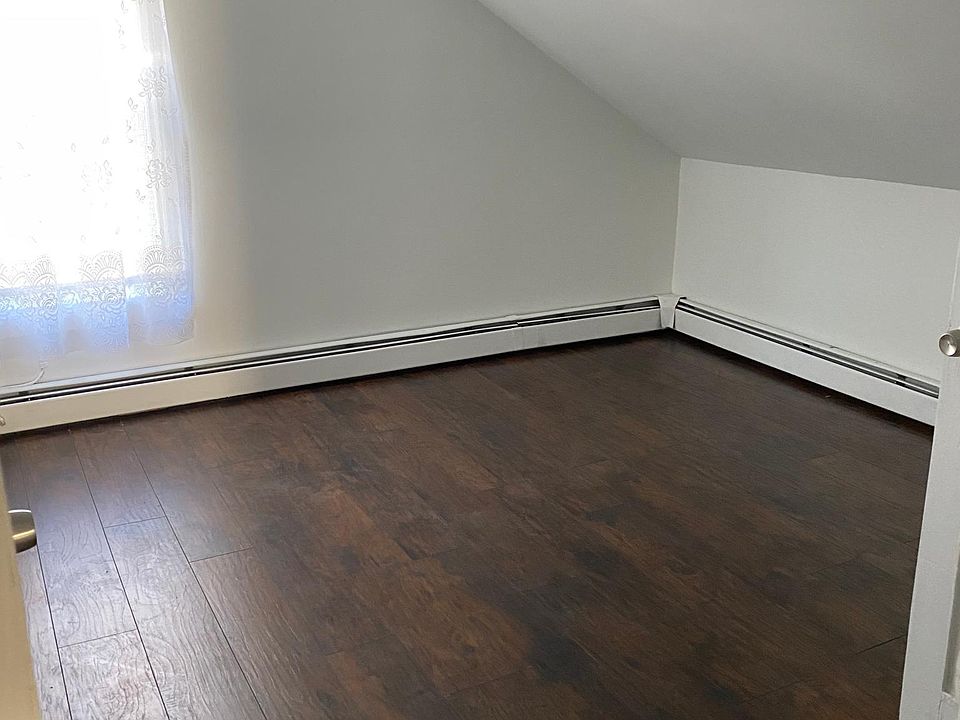 1st image of 114 Ford St APT 1