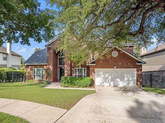 3rd image of 2753 Valencia Ln