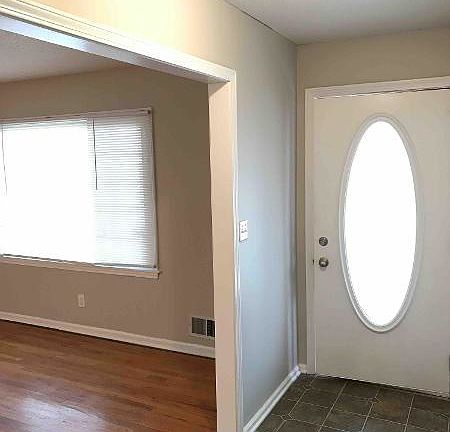 4th image of 5936 Sterling Ave