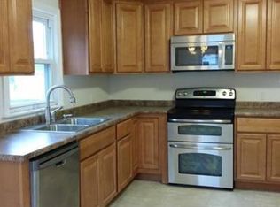 39 Edendale St, Springfield, MA 01104