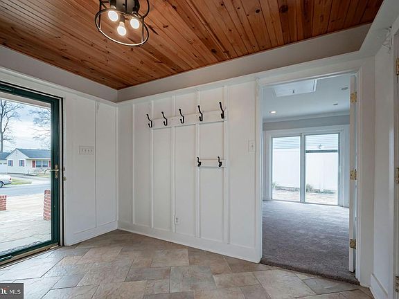 3rd image of 4 Sanford Dr
