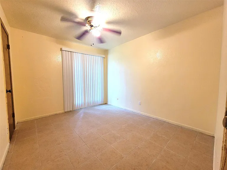12811 Stillington Dr — Photo 16