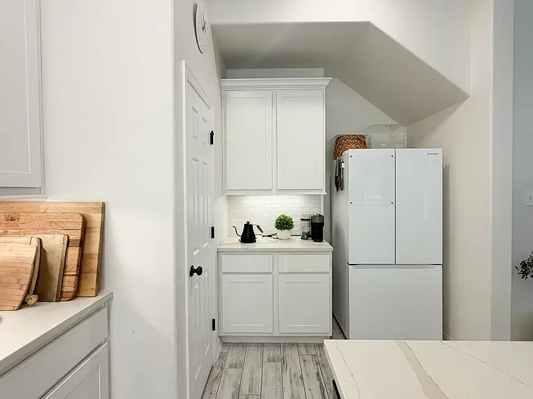 525 Holstein Dr — Photo 7