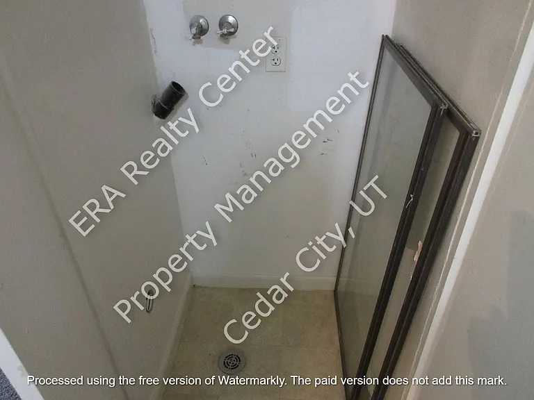 303 N 400 W #1 — Photo 7